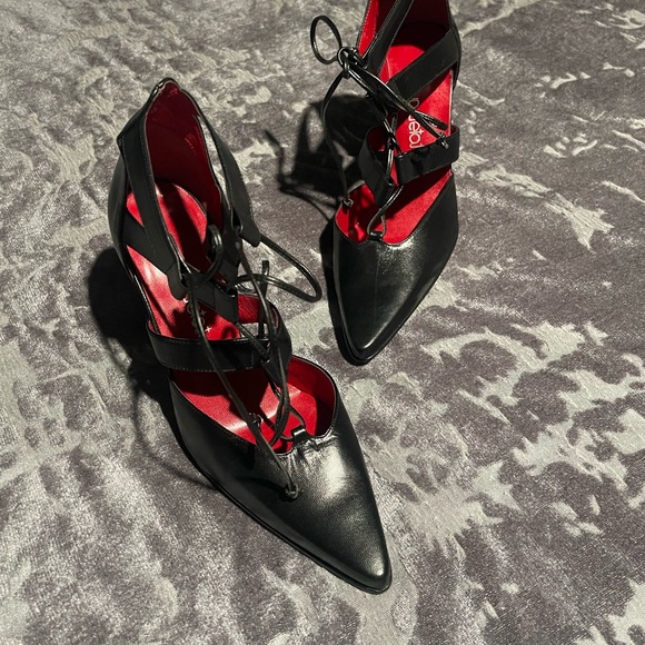 Coup D’état Black Leather Lace-Up Heels | Pointed Toe | Size 8 | Red Interior - Picture 3 of 5